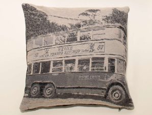 Μαξιλαροθήκη Διακόσμησης Silk Fashion English Bus Black 45×45